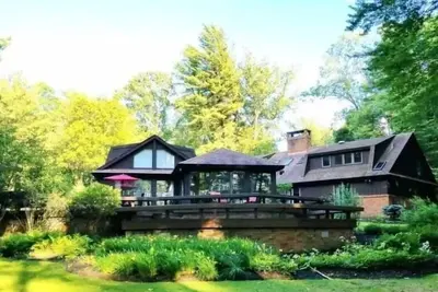 Image de Private Estate Surrounded by Woods, Ponds, Nature and Peace