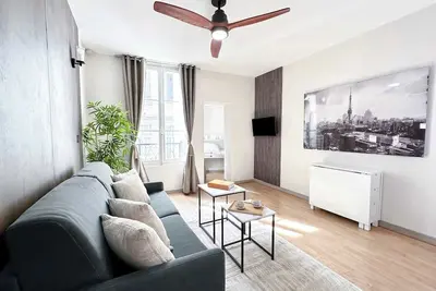 Image de Studio élégant près du Louvre à Paris