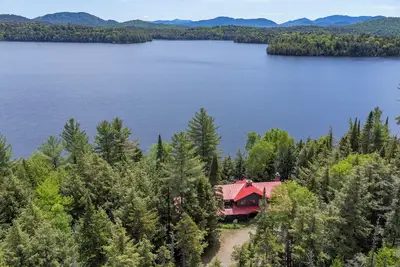 Image de Grouse House at Grouse Cove, Authentic Adirondack on Upper Saranac Lake