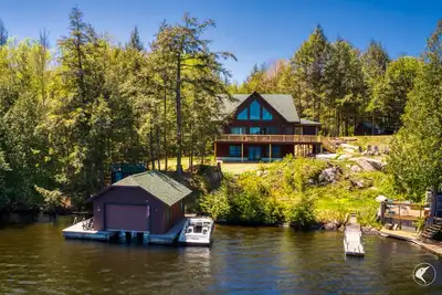 Image de Stunning Waterfront on Upper Saranac (Ac in most bedrooms! )