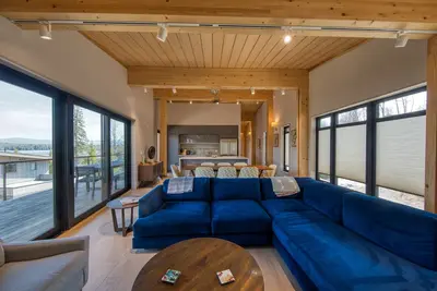 Image de Mountain Modern Luxury 5 Minutes to Main Street!