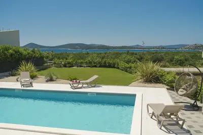 Image de Villa The Style with Pool