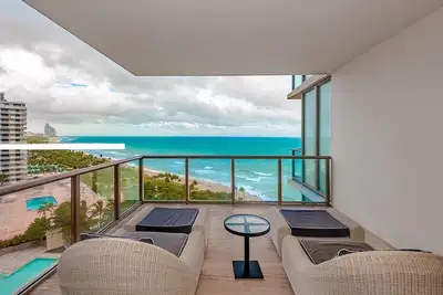 Image de August Specials @ Oceanfront St Regis - Access To All Amenities!
