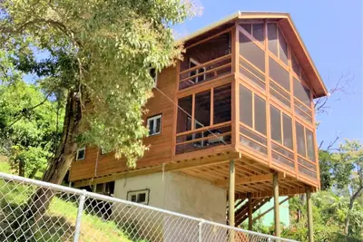 Image de Located in a quiet corner of West End Village; hub of Roatan’s tourism center.
