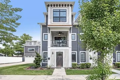 Image de Downtown Modern Condo w/Garage, 3 Bedrooms, 3. 5 Bath near water!