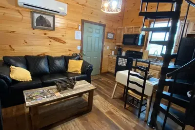 Image de Cabin Nestled in Red River Gorge Hot Tub Free Wifi