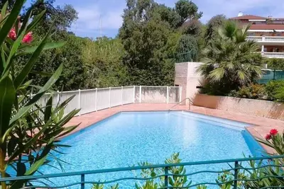 Image de Maisonnette pour 8 personnes dans une résidence privée avec piscine à Carqueiranne