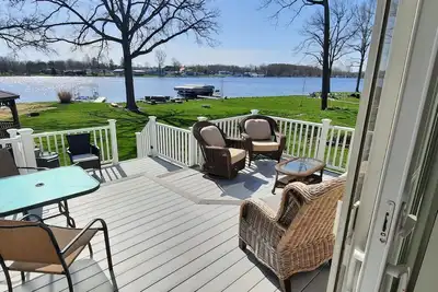 Image de Book your 2025 Lake Front Vacation Now! ! -Pontoon for rent-