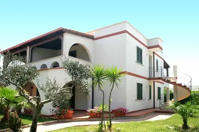 Image de Agréable appartement avec Wifi, climatisation, Tv, patio, vue panoramique, parking, près de Ostuni