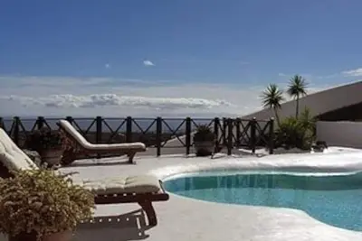 Image de Villa Sleeps 8 with Pool and Hot Tub