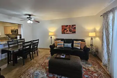 Image de Great Location! Gated Community, Heated Pool & Spa, Near Old Town Scottsdale's Shopping/Dining/Golf!