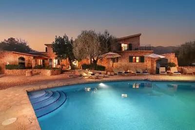 Maison de campagne \"Finca Bennassar\", avec vue montagnes, piscine, jardin et Wi-Fi.