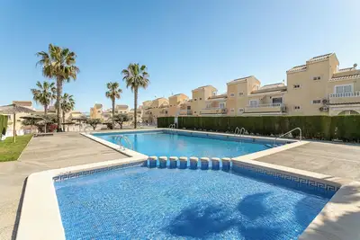 Image de Bungalow \"Desired Track\", proche mer, avec piscine partagée et Wi-Fi