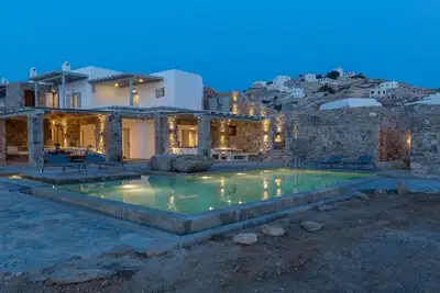 Image de Cliff Top Luxury Villa Pan has Stunning Views of Aegean Sea
