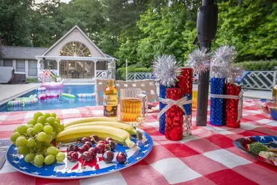 Image de Poolside Escape - Luxurious Home w/Private Pool/Hot Tub & Game Room in Downtown
