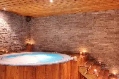 Image de Wifi, 200m du centre station, remise en forme, piscine, sauna, balcon, cheminée ou poêle à bois