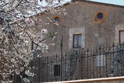 Image de Accommodation in a winery, surrounded by biodynamic vineyards!