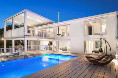 Image de Twilight - hilltop retreat with pool & scenic views