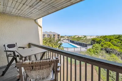 Image de The Quay F4: Oceanfront townhome, Shared Pool
