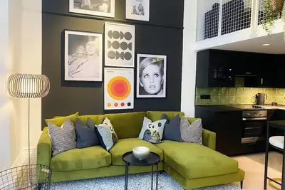 Image de Modern and Bright Three Bed Apartment