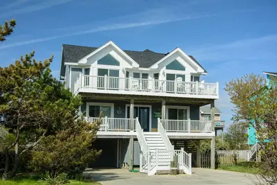 Image de Fish Tank: Oceanside, Private Pool, Hot Tub, close to beach & golf discounts!