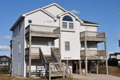 Image de Belle Haven: Community Pool, Private Hot Tub, Elevator, Rec Room w/ Pool Table