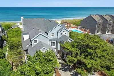 Image de Sister Seas: Oceanfront, Very Private Duplex