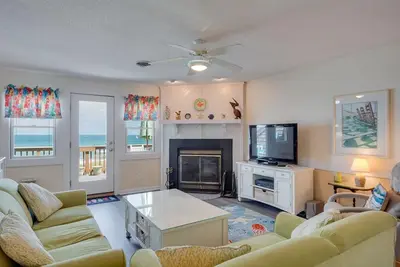 Image de Whispering Sands #5: Oceanfront, Shared Pool