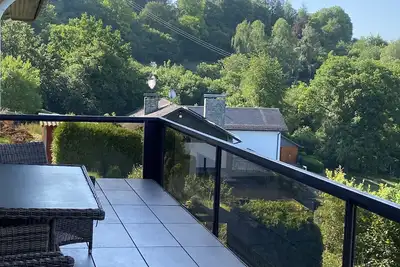 Image de Quiet apartment with large balcony and view of the valley