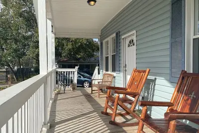 Image de Quaint cottage near the heart of Ocean Springs