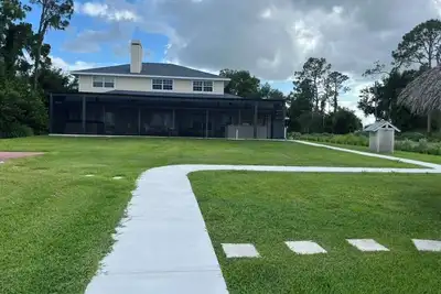 Image de Fabulous Lakefront Property in South Florida