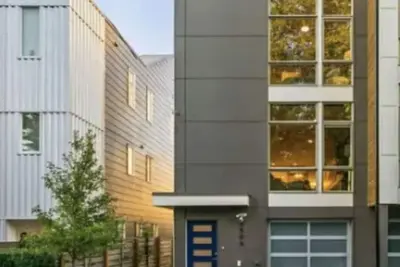 Image de Luxury Alki Beach Townhome w/ Large Private Rooftop & Amazing Views!