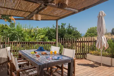 4 Elements Holiday Home Earth