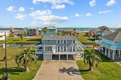 Image de 3rd row, great views, sleeps 10, 2 min from beach, bring the fam & dog!