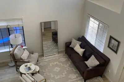 Image de 4 bedroom home across from a park and playground