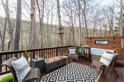 Image de Mt. RelaxCATION~on resort~hottub~pool table~arcade