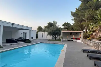 Image de Villa Les Vautes — L’art de vivre à la provençale, version luxe, grande piscine