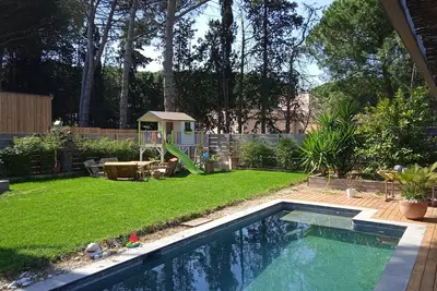 Image de Coin de Paradis avec piscine chauffée Aigues Mortes