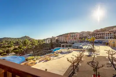Image de Agréable appartement pour 6 personnes avec Wifi, piscine, Tv, patio, animaux admis et parking