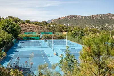Image de Joli appartement pour 4 personnes avec piscine, Wifi, climatisation, Tv, patio et parking
