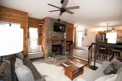 Image de Heated outdoor pool, close to Ohiopyle, Falling water, and State park with beach