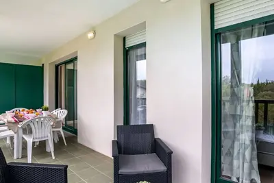 Image de Bel appartement pour 6 personnes avec piscine, Wifi, Tv, terrasse et parking