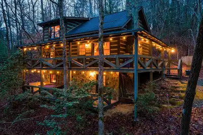 Image de Private Log Cabin Near Aska Adventure Area!