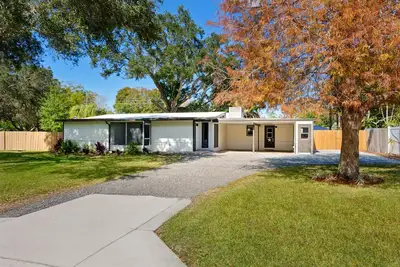 Image de Mid-Century Home w/ Guesthouse Near Downtown/Siesta Key/Smh