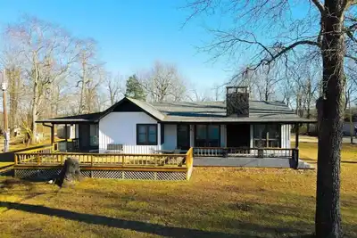 Image de Lake Norfork view and easy access from this remodeled oasis that sleeps 14!