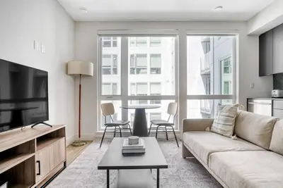 Image de Ideal Oakland Studio w/ Gym, Coworking & W/D, walk to Bart, by Blueground