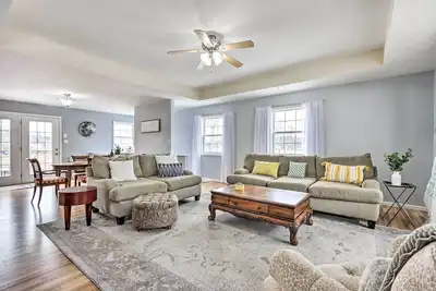 Image de 'Stargaze' Lakefront Home w/ Deck, Boat Dock!