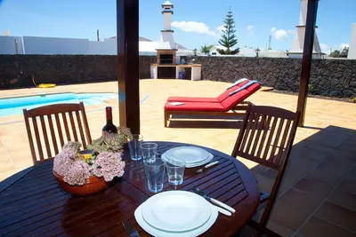 Image de Villa spacieuse avec piscine à San Bartolomé