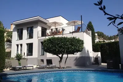 Image de Villa \"Lynn\" à Benissa Près de Mora avec vue montagne, piscine et Wi-Fi