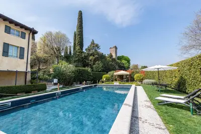 Image de Appartement 'Antica Torre Cicerone' avec piscine partagée, Wi-Fi et climatisation
